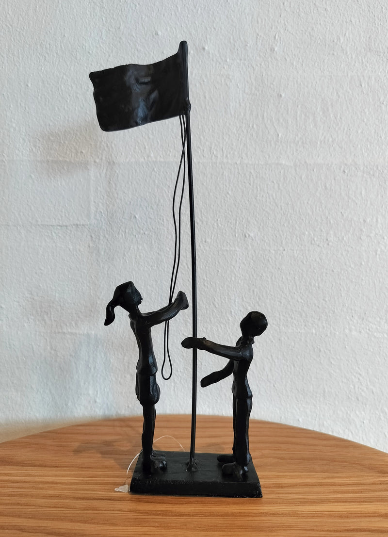 Metalfigur "VI FEJRER DAGEN" 11 x 4 x 25 cm