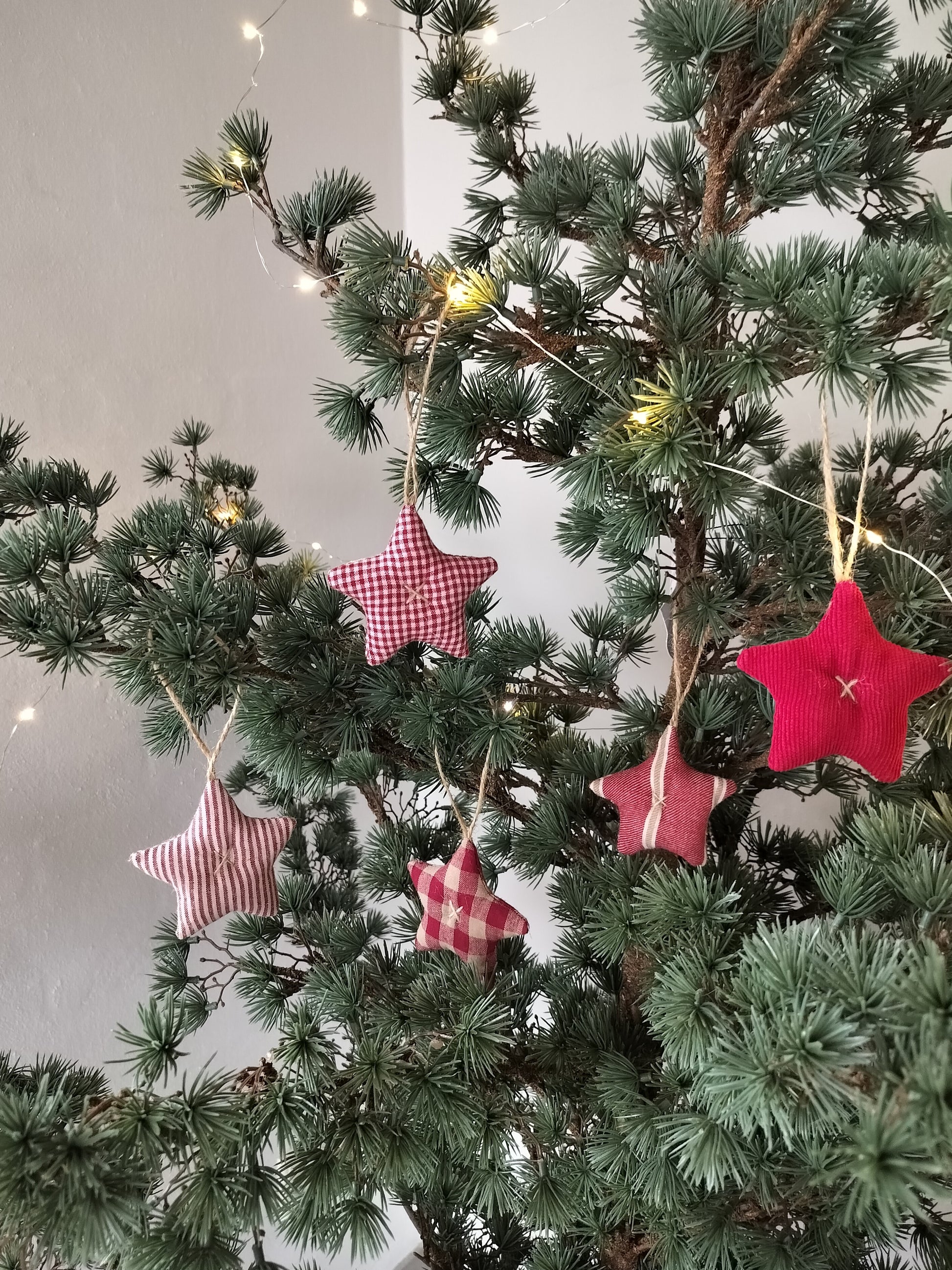 Ib Laursen - Stjerner til ophæng sæt med 5 stk. i røde farver