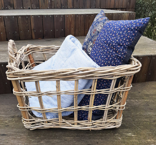 Flettet rattan tøjkurv - stor 55x42xH34 cm