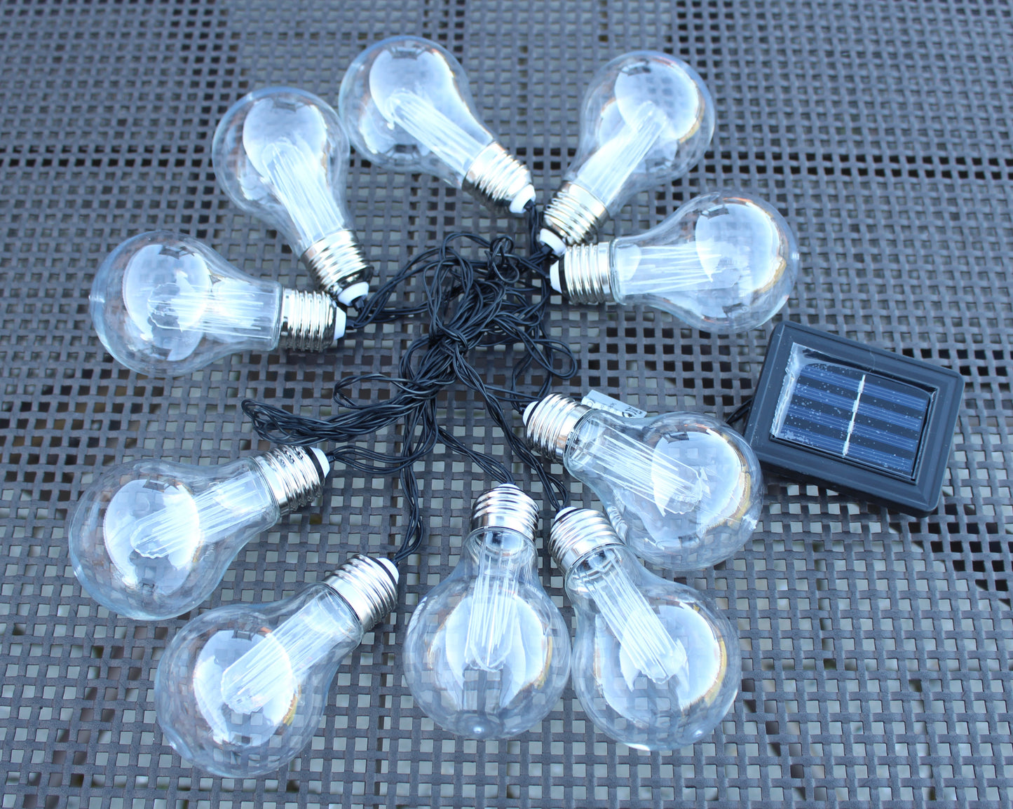 Solcelle lyskæde med 10 LED pærer i klar plast