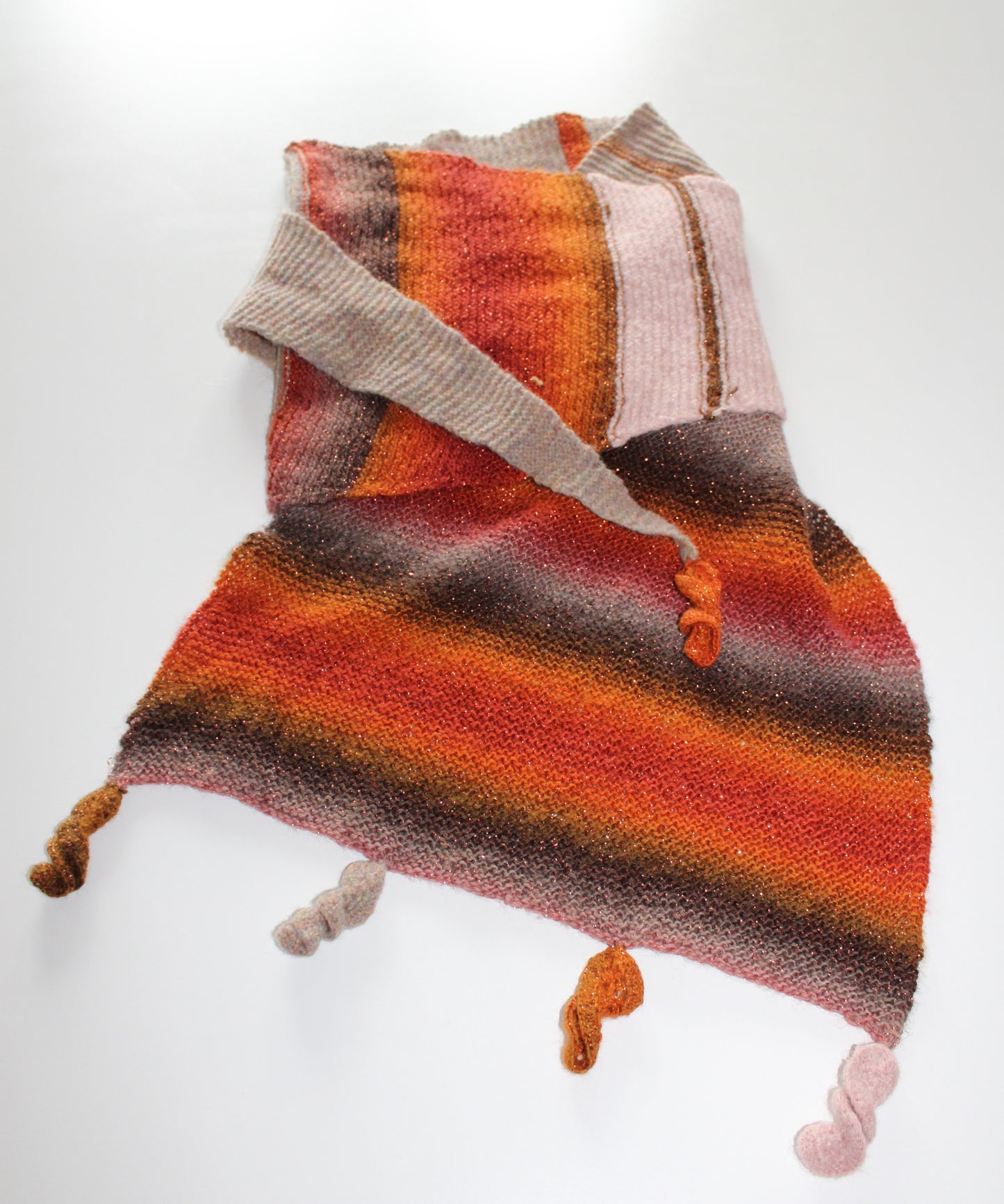 Homemade - strikket sjal kileformet  i multifarver
